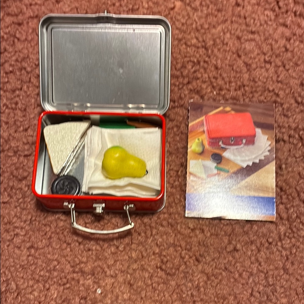 Vintage American Girl Molly’s Red Lunchbox - Picture 4 of 6